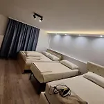Flowers Apartment *