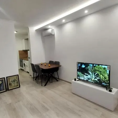 Apartment Flowers *