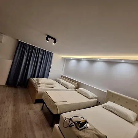 Flowers Apartmán Tirana